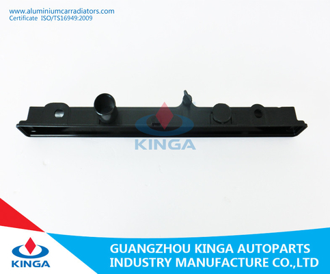 Κίνα Hilux 4x4 «02» στο υλικό δεξαμενών θερμαντικών σωμάτων κατώτατης αντικατάστασης PA66 προμηθευτής