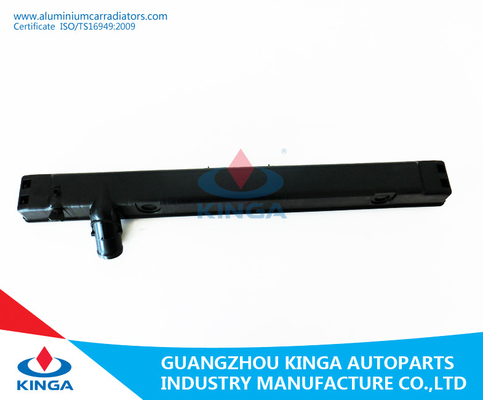 Κίνα LANDCRUISER'09 UZJ200 στον πλαστικό cOem 16400-53081 επισκευής δεξαμενών θερμαντικών σωμάτων προμηθευτής