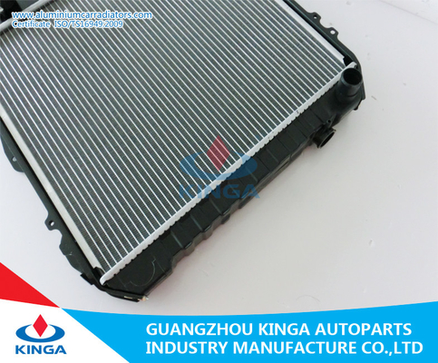 Θερμαντικά σώματα Toyota HILUX 2.4D16400 αλουμινίου αυτοκινήτων μερών μηχανών - ΑΜ προμηθευτής
