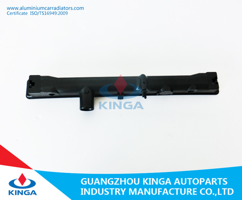 Hilux 4x4 «02» στο υλικό δεξαμενών θερμαντικών σωμάτων κατώτατης αντικατάστασης PA66 προμηθευτής