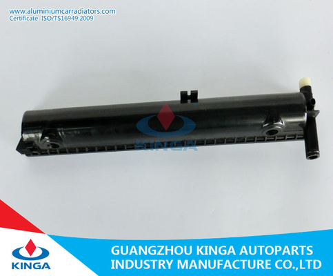 Benz W124/230E'84-93 στην πλαστική επισκευή 124 500 2803/9003 θερμαντικών σωμάτων δεξαμενών προμηθευτής