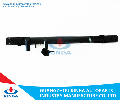 MAZDA 6 4CYL «03-04 στον πλαστικό cOem L332-15-200E δεξαμενών θερμαντικών σωμάτων επάνω προμηθευτής