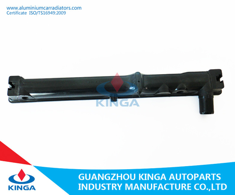 Toyota Landcruiser HZJ73V'96-99 στην πλαστική δεξαμενή 16400-17161 θερμαντικών σωμάτων ψυκτικού μέσου προμηθευτής